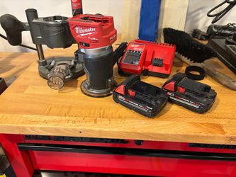 Milwaukee Compact Router