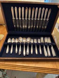 Flatware set