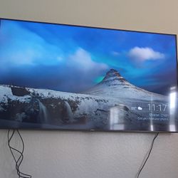 We Are Selling Our 75 Inch Hd Android TV With Wall Holder And Stand S And Remote 