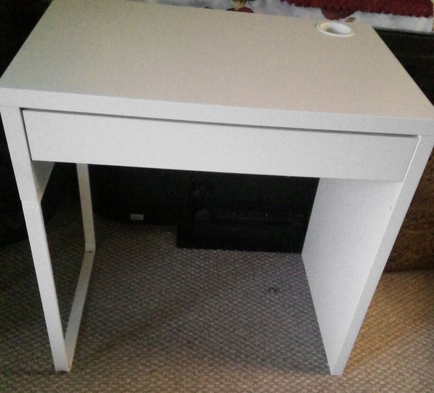 White Desk 