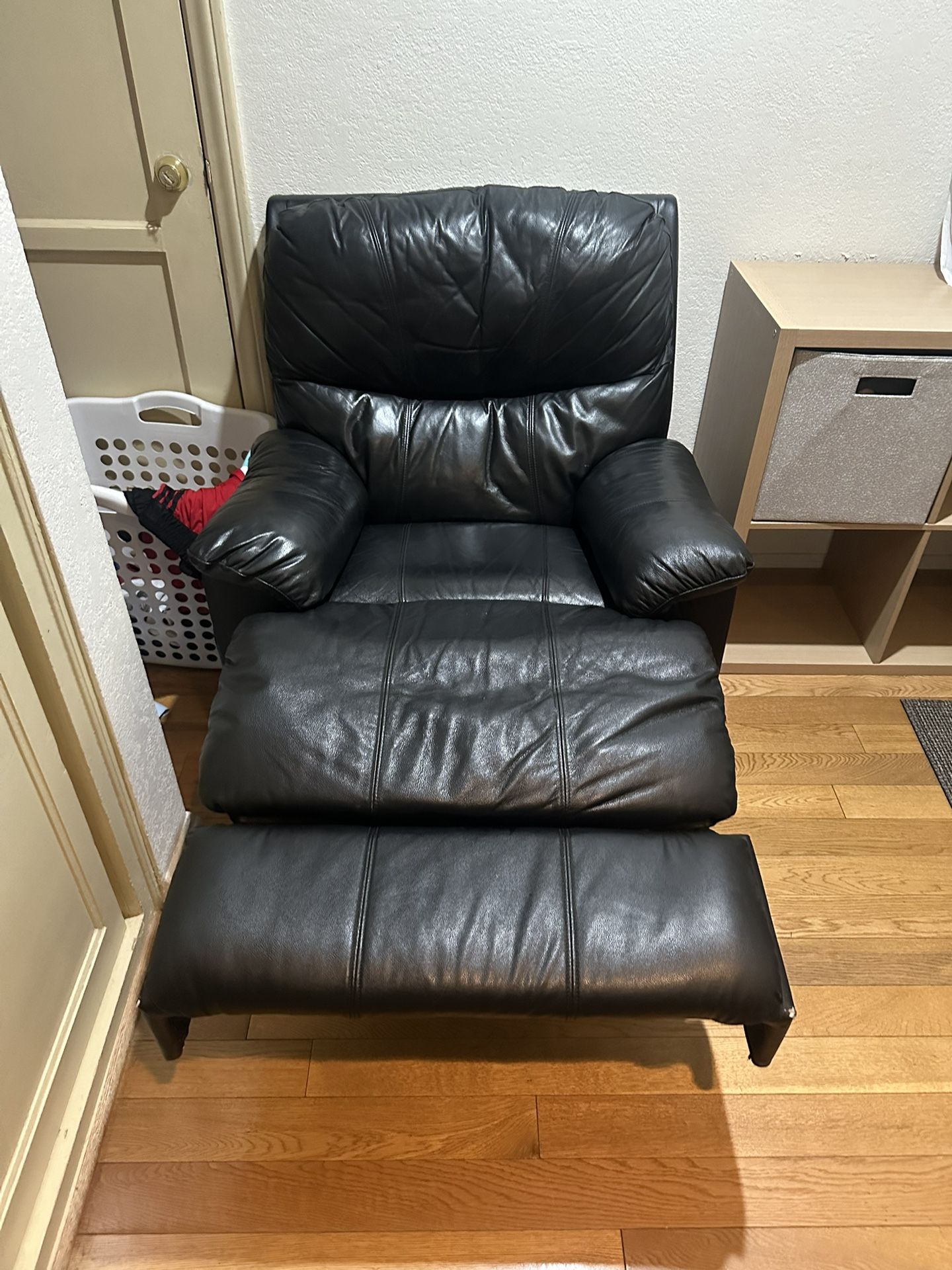 Reclining sofa
