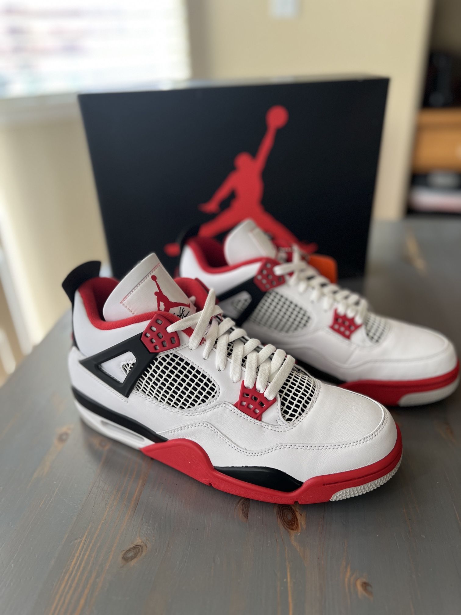 Nike Air Jordan 4 Retro White/ Fire Red Size 10.5 New