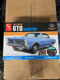 AMT 1965 Pontiac GTO Hardtop - "Craftsman Plus" 1:25 Scale Model Car Kit 1410