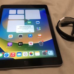 Apple iPad 5th Gen - 128GB - 9.7” screen - WiFi -  Condition 10/10 - Cash or Trades