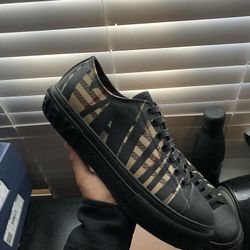 Burberry Black 