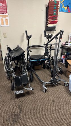 bariatric wheelchair, bariatric rollator, hoyer lift, knee scooter