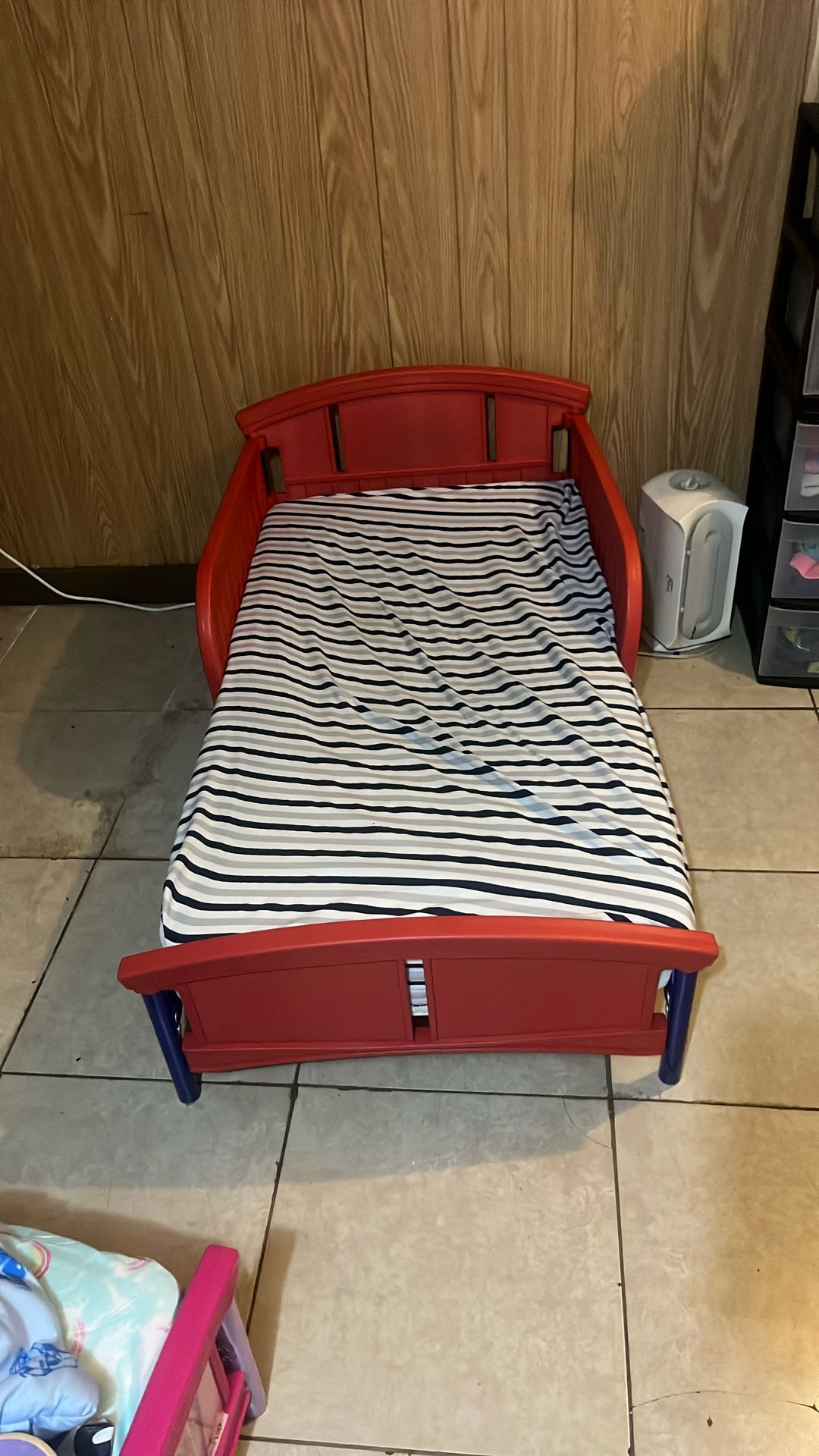 Toddler Bed + Mattress