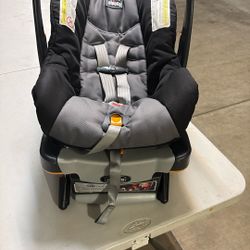 Chicco Infant Car Seat With Base