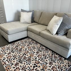 BEIGE SECTIONAL COUCH W/ FREE DELIVERY 