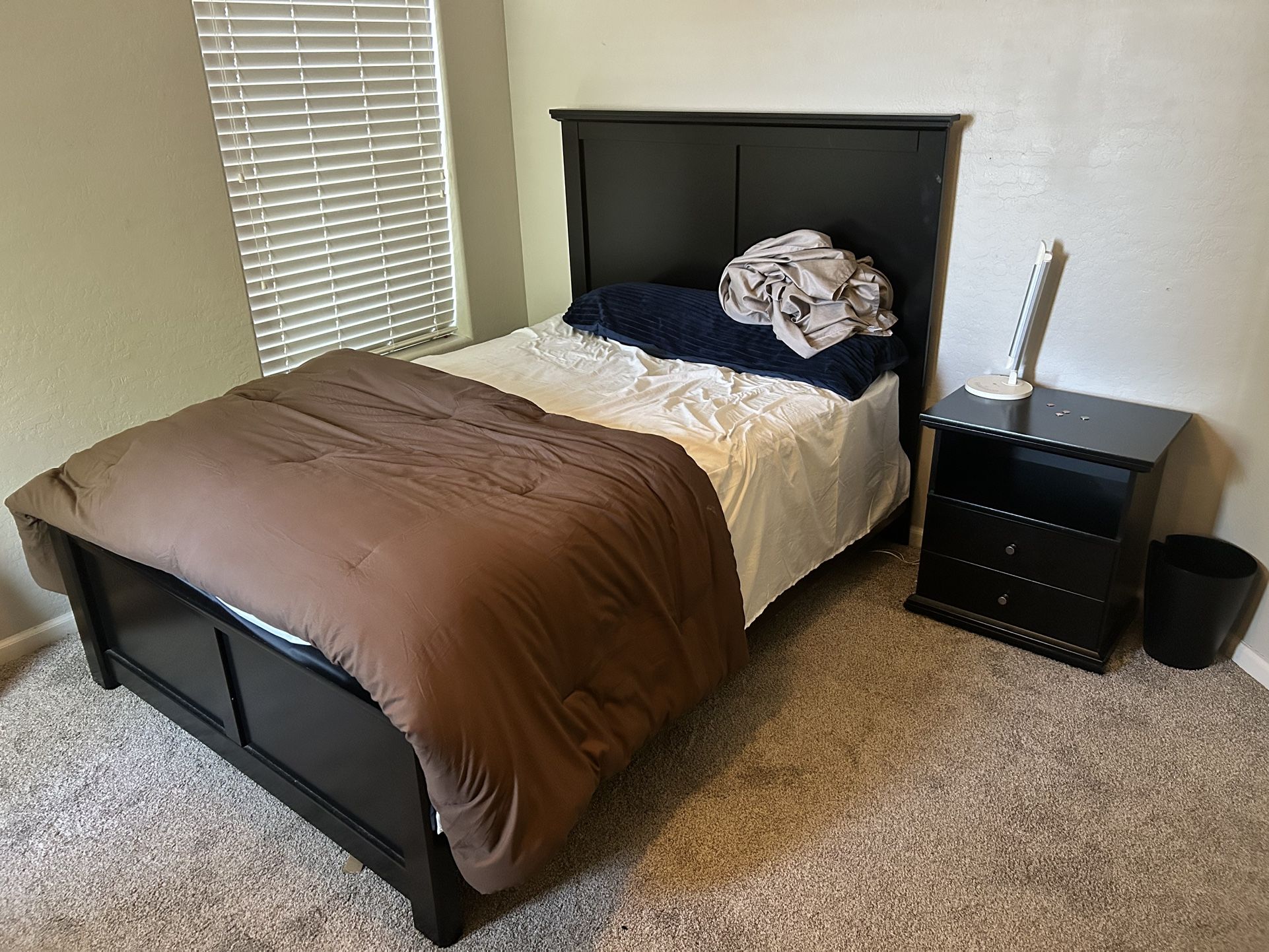 Full size bedroom set with mattress