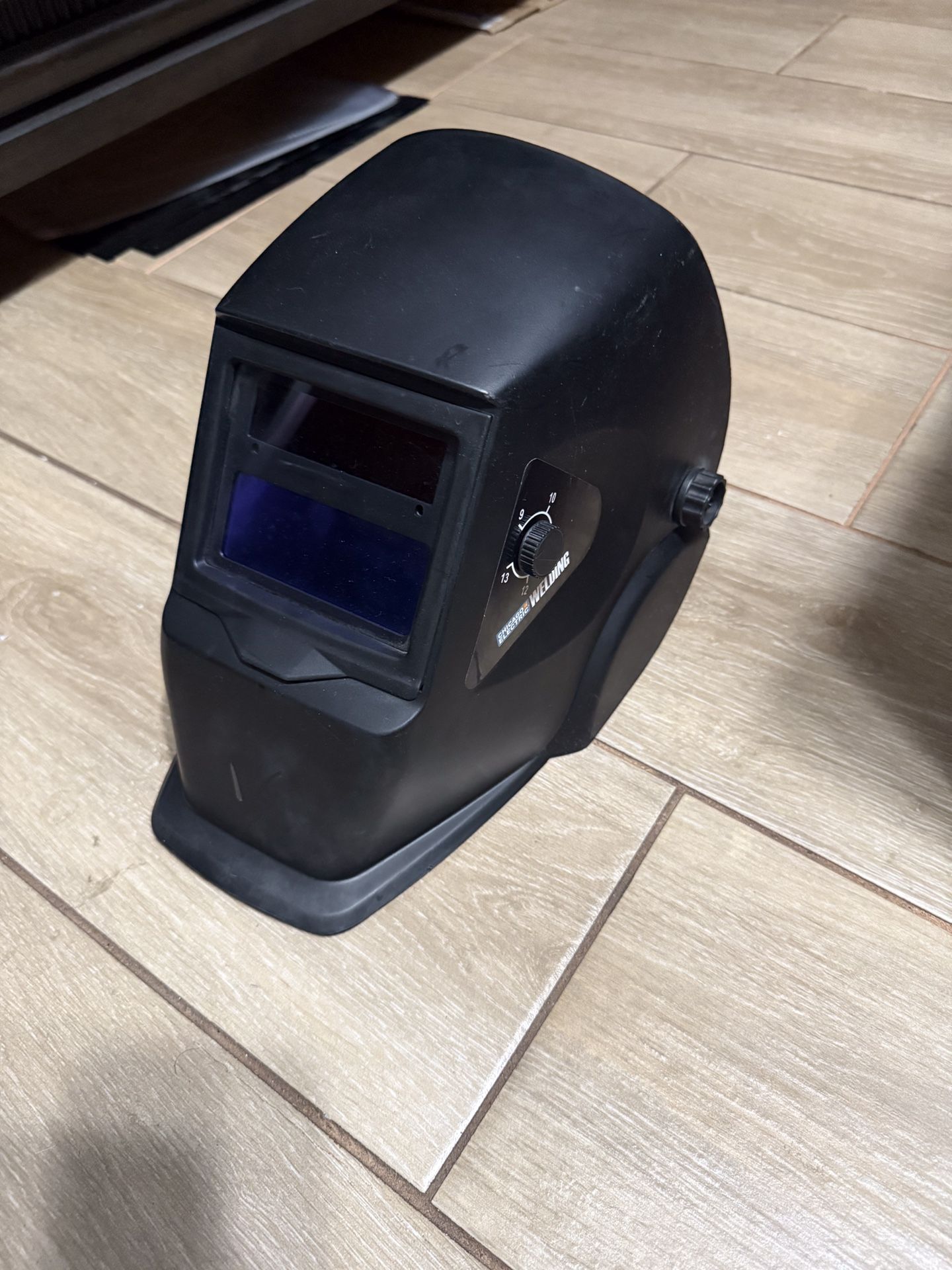 Chicago Electric Auto-Darkening Welding Helmet – Lightly Used