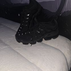 Men's VAPER  AIR MAX SHOES SIZE 12