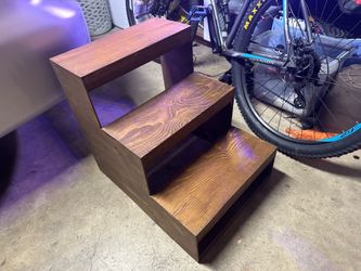 Very nice sturdy pet steps