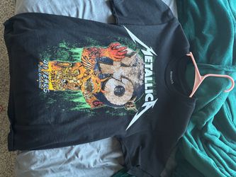Metallica shirt