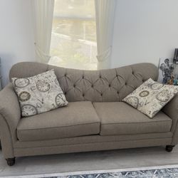 2 Couches - Big Couch & love Seat