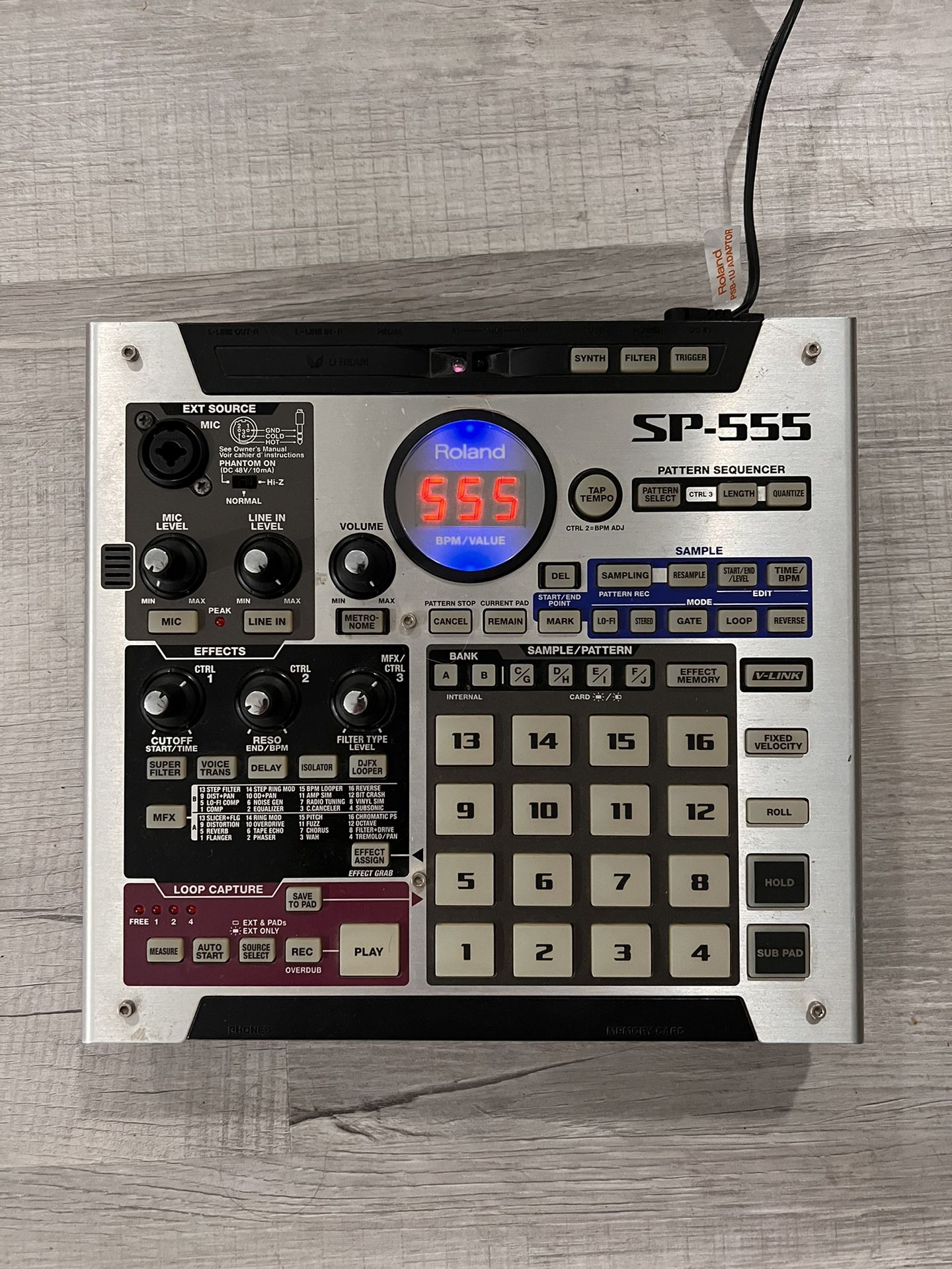 Roland SP 555 Sampler DJ equipment