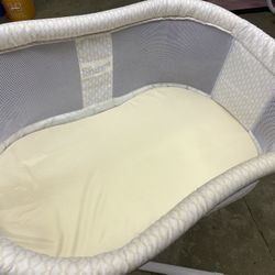 Halo bassinet