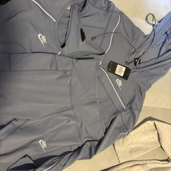 NIKE TECHS ALL SIZE & COLORS