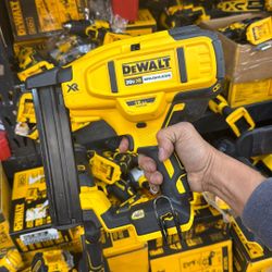 Dewalt 1/2 Inch Impact 800 Ft Lbs 