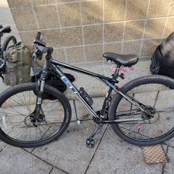 GT backwoods bike 
