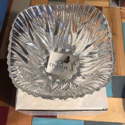 Oneida Isis Lead Crystal Bowl