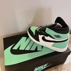 Air Jordan Retro High OG Green Glow