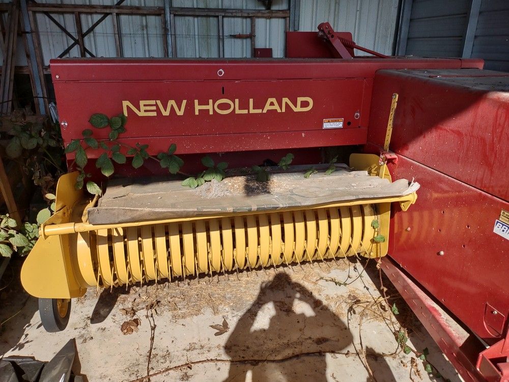 New Holland 570