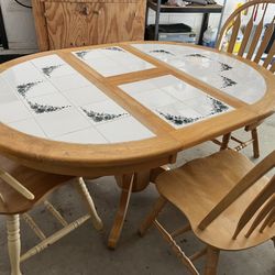 Dinning Table With 3 Chairs 