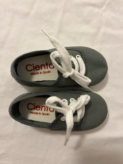 Cienta Lace Up Baby Shoes (size 5)