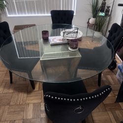 Dining Table & Chairs