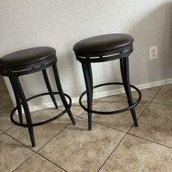 2 Bars Stools 