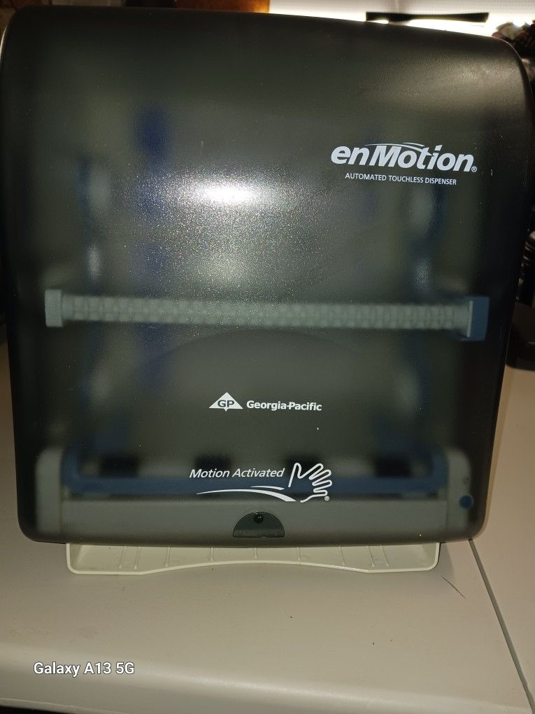  Automated Touchless Paper Towel Dispenser
