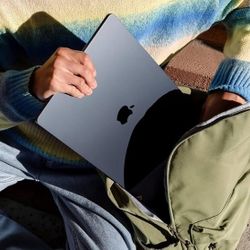 Mackbook Air 2024 Brand New Not Used Open Box