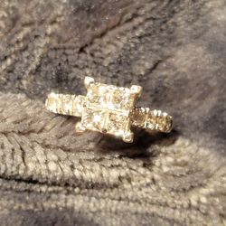 14k White Gold Diamond Engagement Ring 