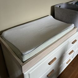 Table Top Changing Station 