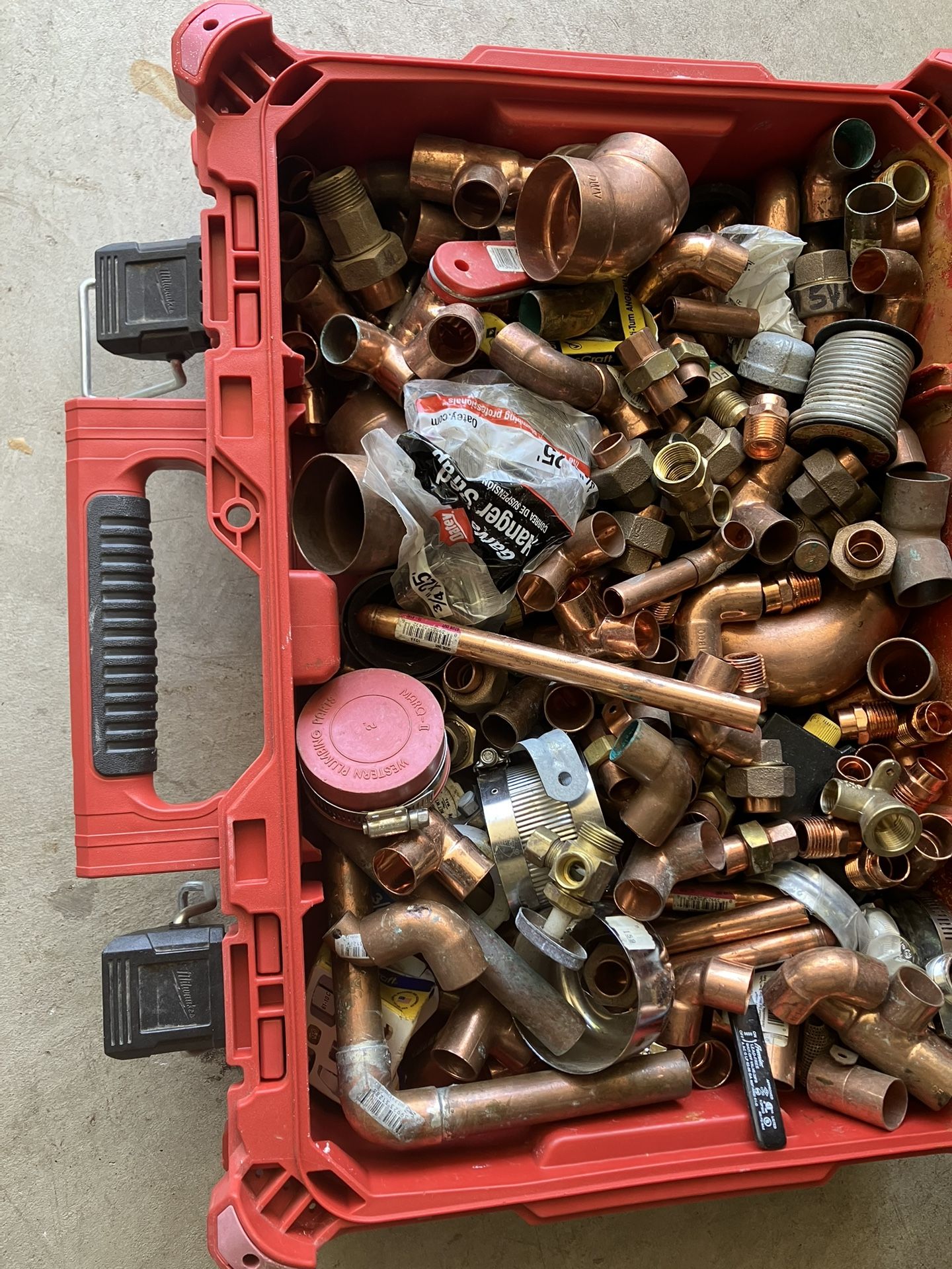 Copper Couplings Full Box All Sizes. Price Is Firm. Cash only.