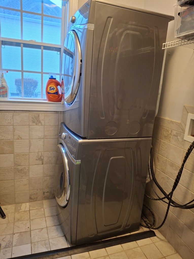 Whirlpool Duet Electric Dryer, Large Capacity, With Steam