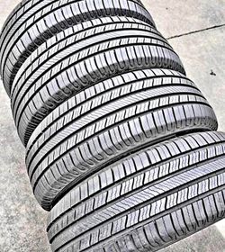 225/60/17 Michelin šš Vendo un set de llantas con 80% de vida las 4 šš