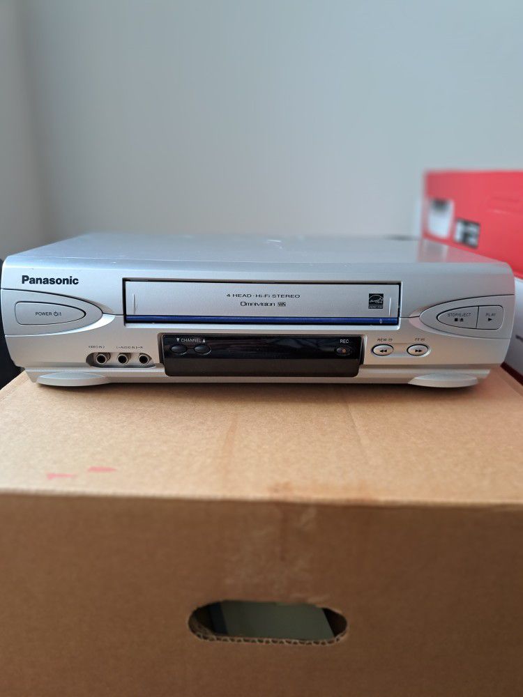 Panasonic PV-4524S VHS Player with Remote