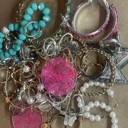 Bag Of Mixed Jewelry 
