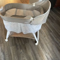 Ity by Ingenuity Snuggity Snug Soothing Vibrations Bassinet