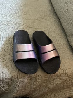 Women’s Slides