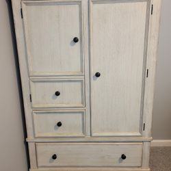 Chest / Dresser 