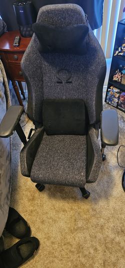 Secret Labs OMEGA Series Gaming Chair