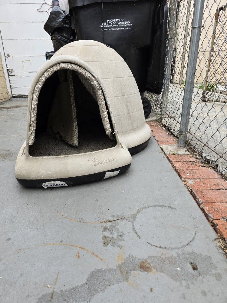 Petmate Indigo Dog House 