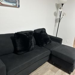 Sofa in Great Condition – Ready for Pickup 🛋️