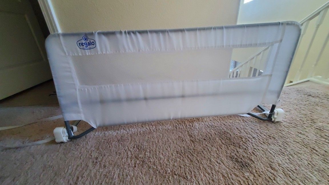 Regalo bed rail