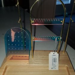 Jewelry stand never used