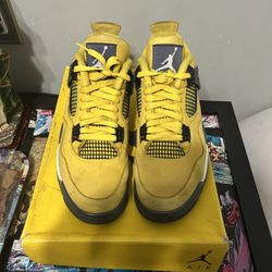 Jordan 4s Lightning Size 9.5