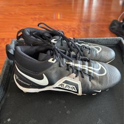 Nike Football Cleats Size 9 1/2